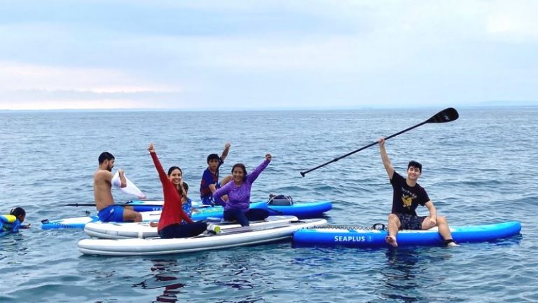 Susi Pudjiastuti Jualan Kaos Bertulis Tenggelamkan di Pangandaran