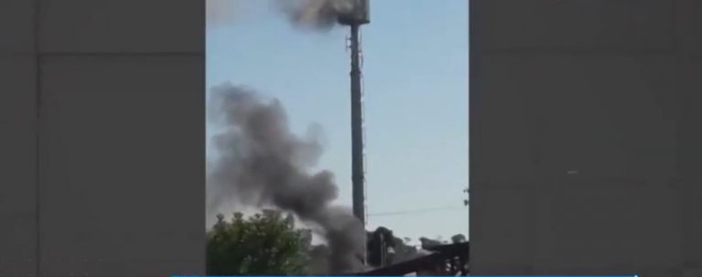 Takut Tertular Covid-19 Lewat Jaringan 5G, Warga Sekampung Ini Robohkan Tower Telekomunikasi