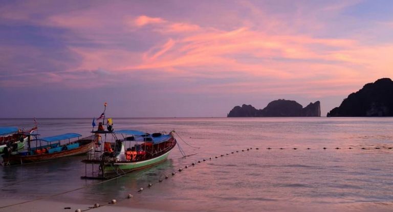 Wisata ke Taman Nasional Wajib Reservasi Lewat Aplikasi