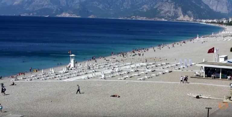 Kawasan Pantai Mediterania Masih Sepi, Hotel Berlomba Tawarkan Pelayanan Bersih