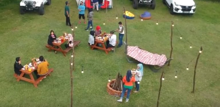 Gimana Rasanya Barbeque di Kaki Bukit ? Tonton Video Ini