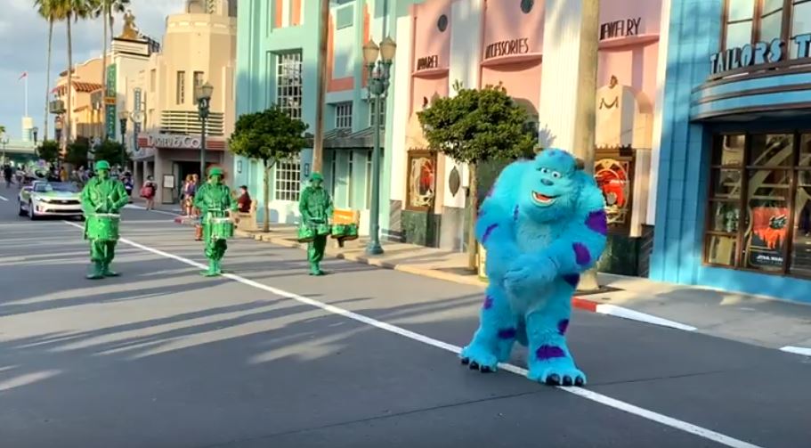 Disney World Larang Pengunjung Makan Sambil Jalan, Buka Masker Boleh