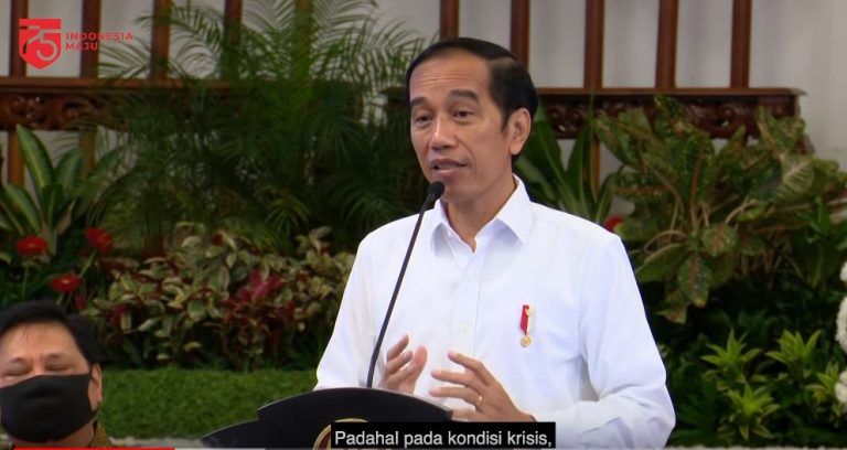 Jokowi: Halo Pak Menteri, Saya Lihat Ini Kayak Cuti Malahan