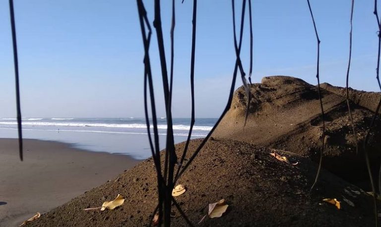 Ini Yang Membuat Wisatawan Menyukai Pantai Balian