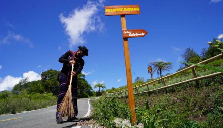 Kemenparekraf-Kemendes PDTT Kolaborasi Kembangkan Desa Wisata di Ende