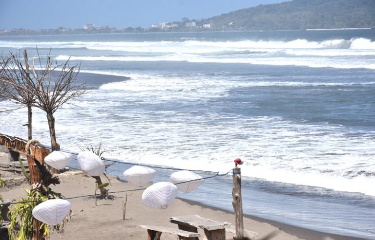 Berita Tsunami 20 Meter Tak Pengaruhi Okupansi Hotel di Pangandaran