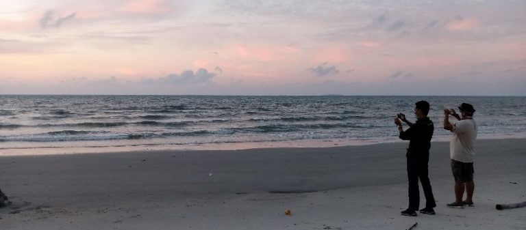 Sunrise Pantai Timur Melambai Destinasi Unggulan Beltim