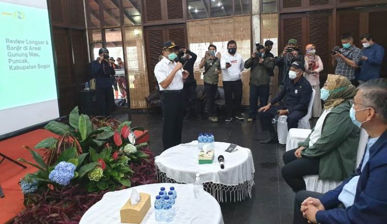 Menko PMK Effendy Minta Bantuan Bencana Banjir Puncak Segera Disalurkan