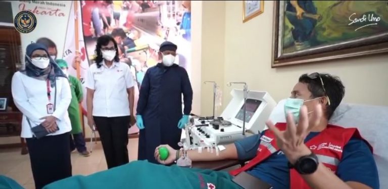Sandiaga Uno Ikut Donor Darah Konvalesen, Seperti Ini Rasanya