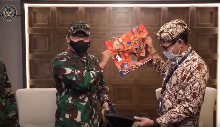 Kemenpar-Dokdiklat Gelar Wisata Militer di Labuan Bajo