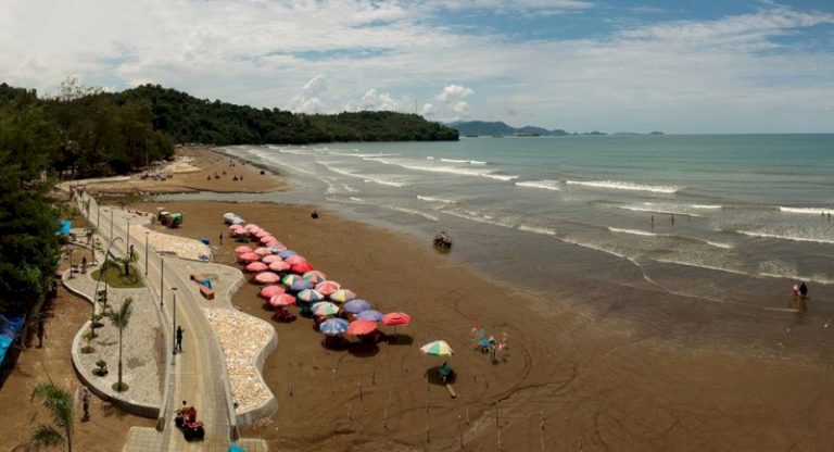 The Marawa Resot, Wisata Baru di Pantai Air Manis Padang