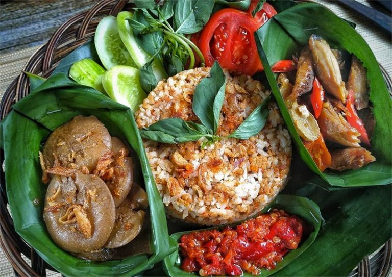 10 Tempat Kuliner Makanan Khas Sukabumi. Ngeunah Pisan!