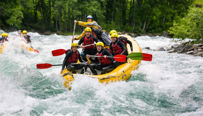 Uji Adrenalin dengan Wisata Rafting di Sekitar Bandung. Cek Rekomendasi Tempatnya, yuk!