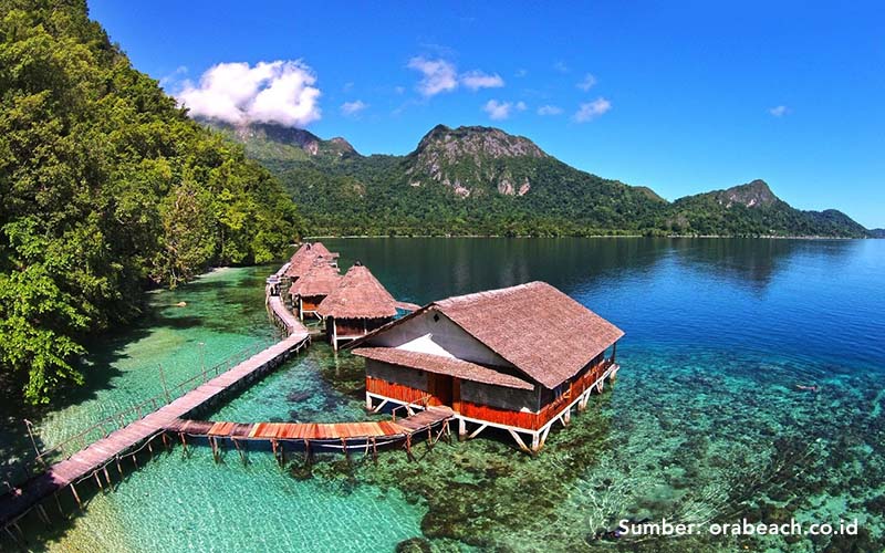 9 Pantai di Ambon Maluku yang Wajib Kamu Kunjungi. Ada yang Mirip Maldives!