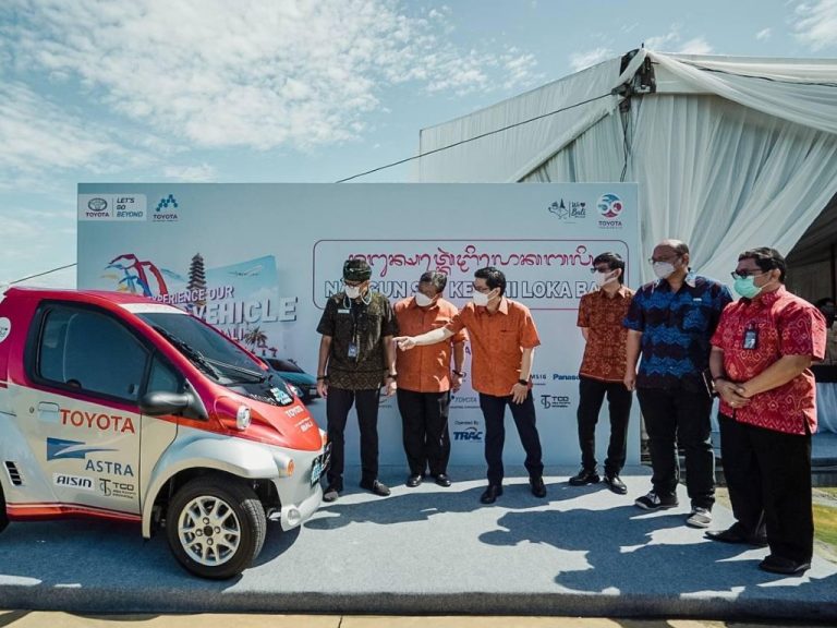 Sandiaga Mendukung Penuh Program Mobil Listrik di Pariwisata Bali