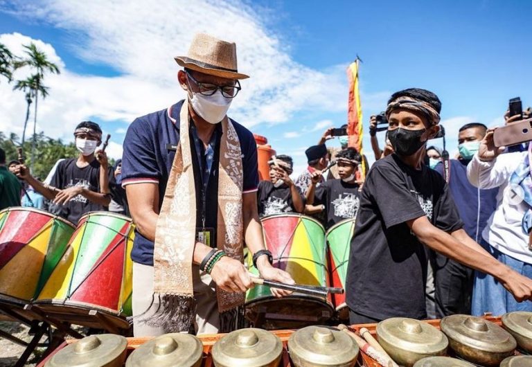 Sandiaga Uno “Keukeuh” Destinasi Lokal Harus Tetap Buka