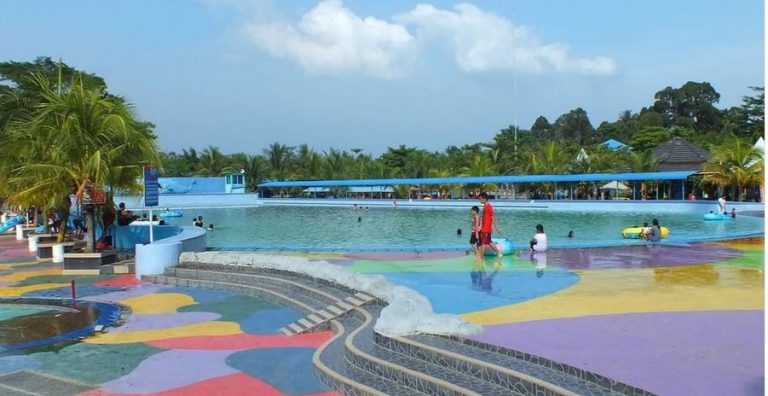 Kondisi Kolam Renang Terbesar di Deli Serdang Yang Sempat Tutup