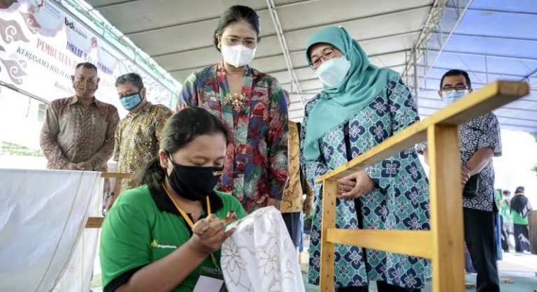 Kaum Milineal DIY Kini Melirik Seni Membatik