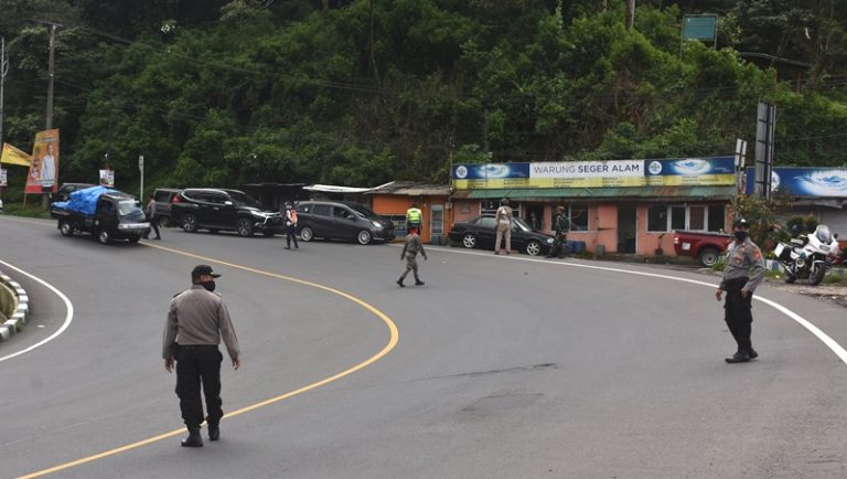 Antrean Mengular, Jalur Puncak-Cianjur Kembali Ditutup