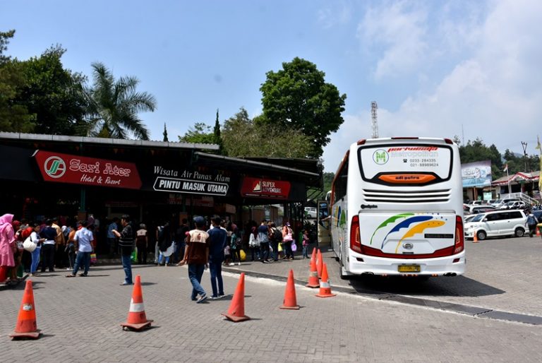Wisata Subang Diserbu Pengunjung, Diberlakukan Prokes Ketat