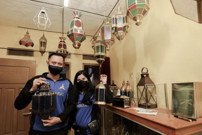 Lampu Gentur Khas Cianjur Mencuri Perhatian AHY dan Annisa Pohan