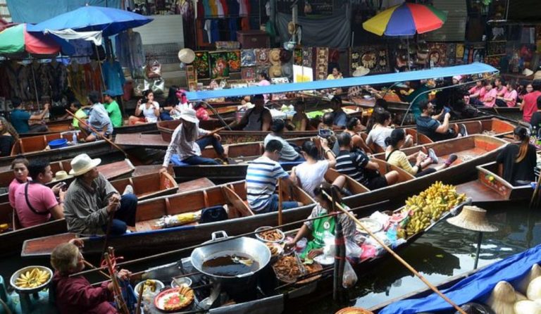 Thailand Akan Buka Akses Wisata Dalam 120 Hari, Tunawisma Jadi Target Prioritas Vaksin