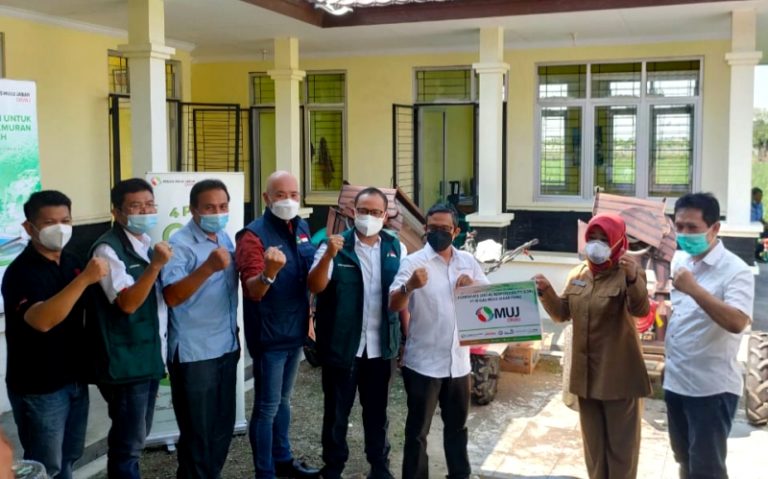 Berikan Mesin Pertanian, PT MUJ ONWJ Bantu Petani Indramayu