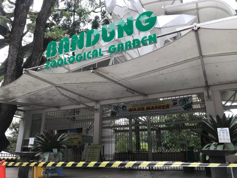 Hari Pertama Pembatasan, Kebun Binatang Bandung Tutup Hingga 31 Juni