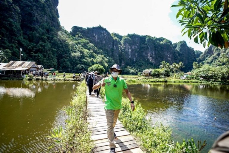 Sandiaga: Covid-19 Meningkat,Tempat Wisata Kita Tutup Sementara