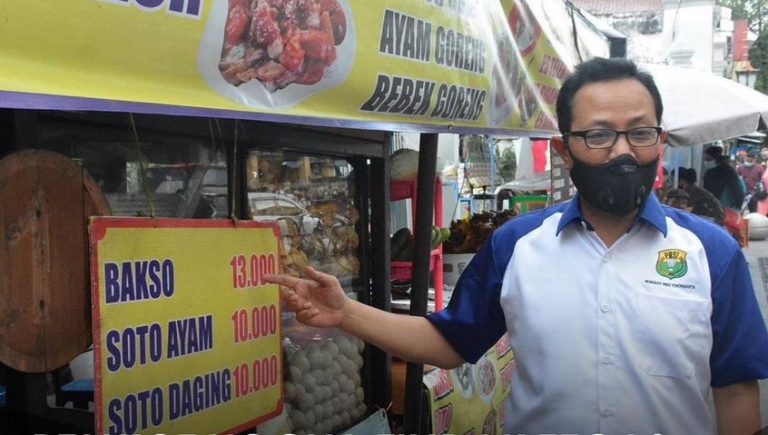 Viral Lagi, Kali Ini Wisatawan Ditendang Saat Kuliner di Malioboro