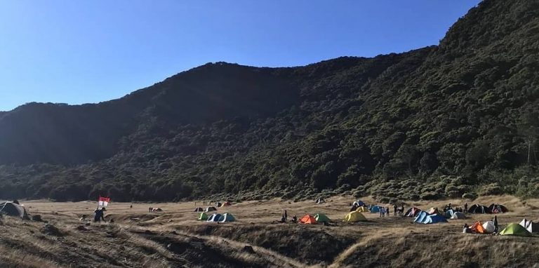 Kawasan Gunung Gede Pangrango Tutup Sementara untuk Pendakian