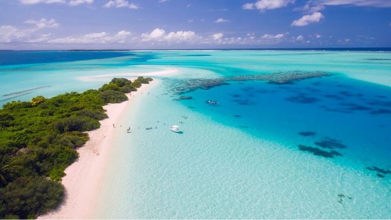 Maldives Buka Akses Wisata Untuk Turis Asing Termasuk India