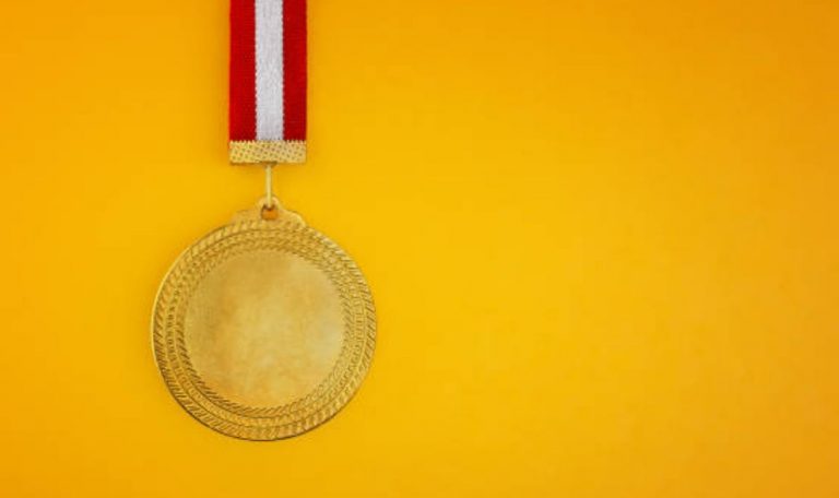 Raih Emas di Olimpiade, Greysia dan Apriyani Dapat Bonus Wisata Dari Sandiaga