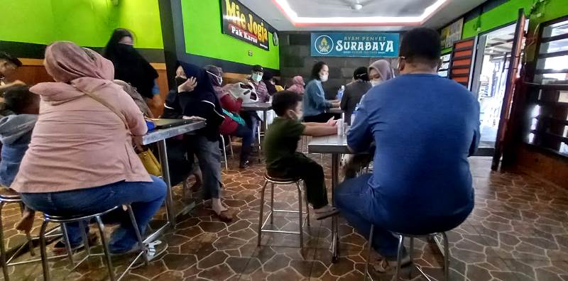 Pengunjung Kafe dan Restoran di Kota Bandung Naik 15-20 Persen