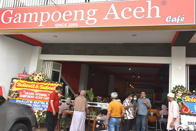 Gampoeng Aceh Cafe Jalan Pahlawan Bandung Mulai Dibuka