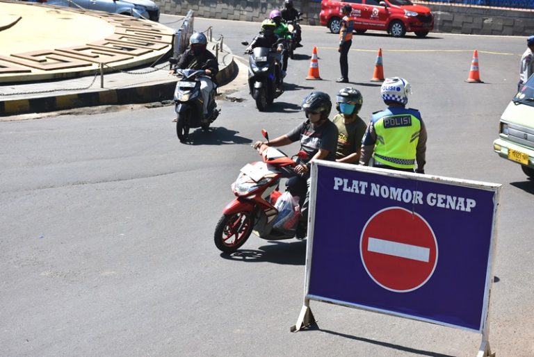 Ganjil Genap di Cianjur, Paksa Puluhan Kendaraan Putar Balik
