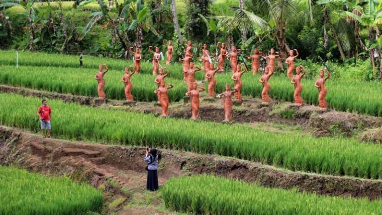 Taman Gandrung Terakota Memikat Perhatian Menparekraf, Seperti Apa?