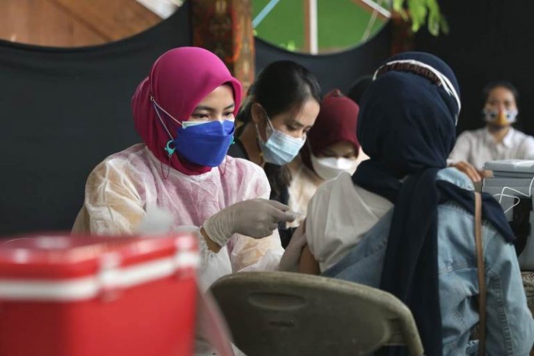 Tuntaskan Vaksinasi, Tempat Wisata Siap Menerima Kunjungan Wisatawan