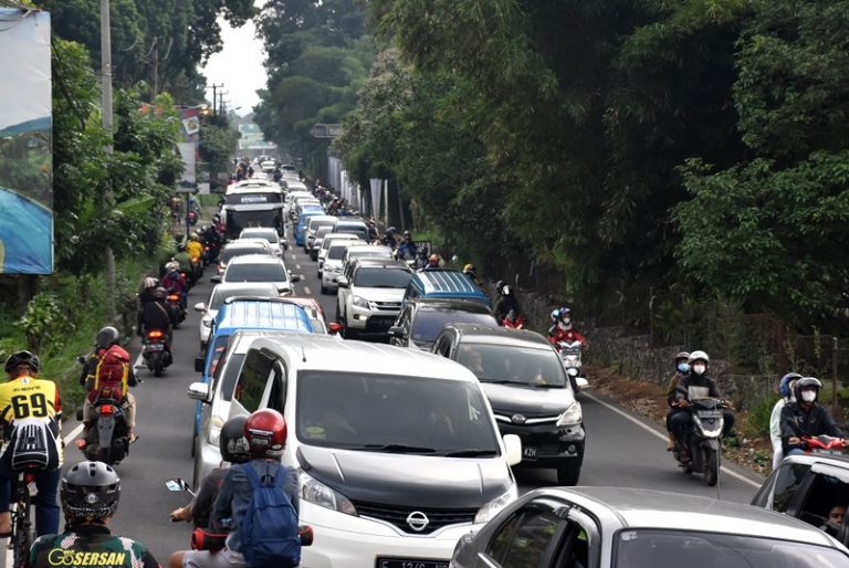 Kawasan Puncak Tetap Padat, Sistem Ganjil Genap Tak Berpengaruh