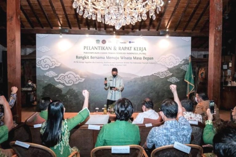 Menparekraf Dorong PUTRI Ikut Andil Dalam Peningkatan Peran Taman Rekreasi