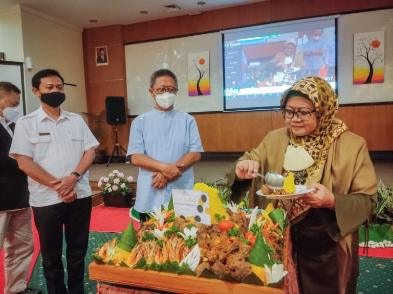 Peringatan HUT Ke-48 Sari Ater, Ini Pesan Direktur Operasional Herrie Hermanie