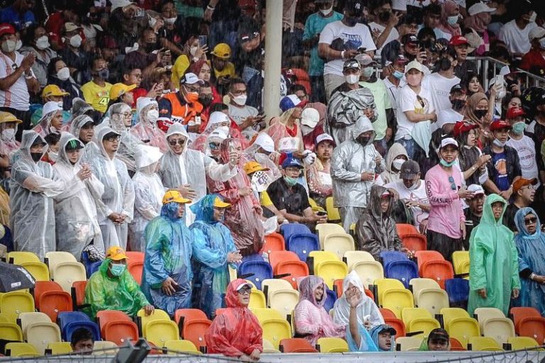 Pawang Hujan Jadi Daya Tarik, Sandiaga Sebut Sebagai Kearifan Lokal