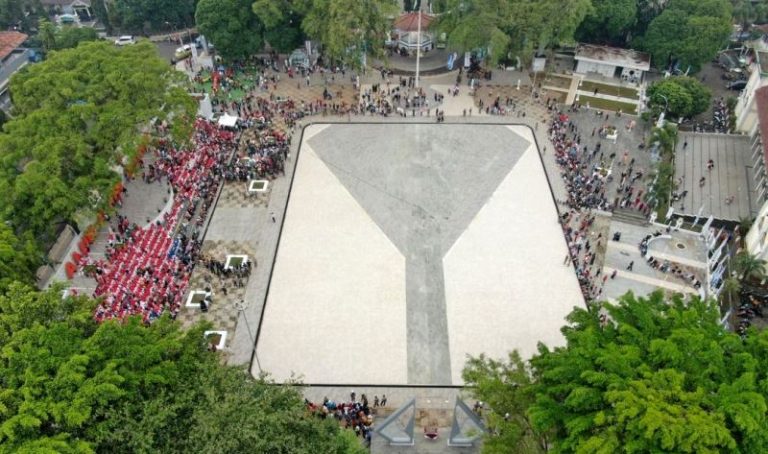 Ngabuburit di Alun alun Garut Makin Asyik, Ini Pesan Ridwan Kamil