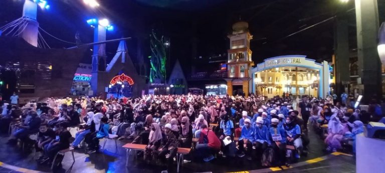 Program YKS PTLB Berlanjut, 400 Anak Yatim Bersuka Ria di Trans Studio