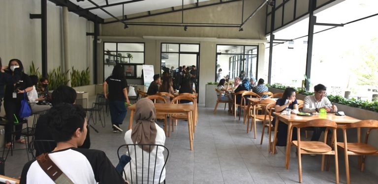 Mall-Bioskop dan Restoran Bisa Beroperasi 100 Persen Hingga Jam 22.00