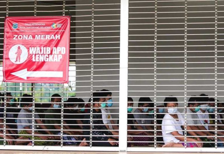Jubir Pemerintah Minta Masyarakat Pakai Masker Lagi, Ini Alasannya