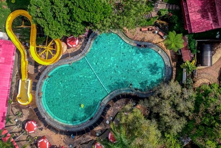 Ingin Gratis 3 Bulan Berendam di Sari Ater, Ikuti Syarat Ini