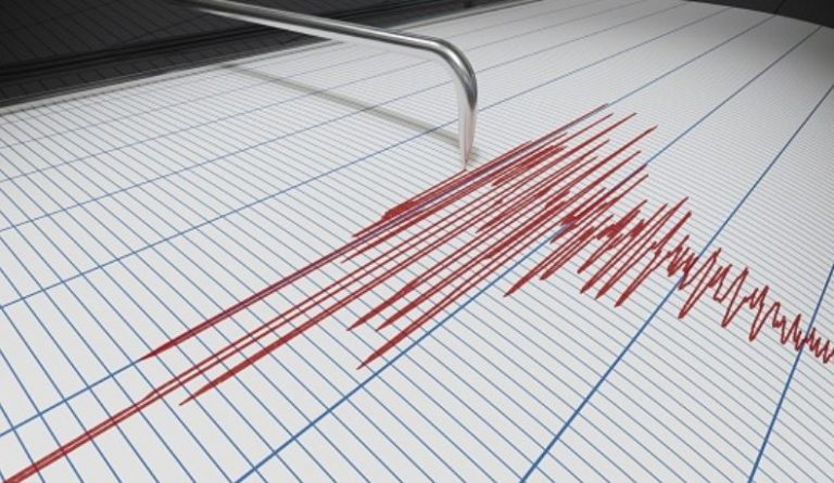 Diguncang Gempa M 6,4, Warga Kota Garut Beramburan Keluar Rumah
