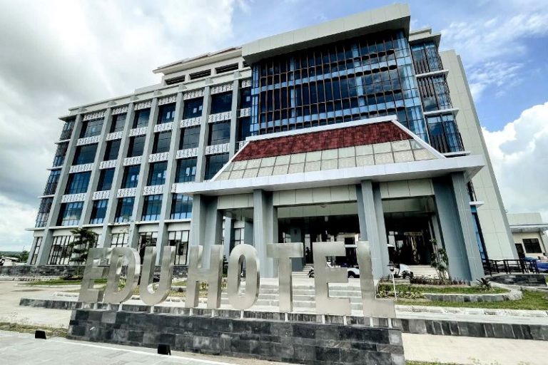 De Balen Soultan Menjadi Hotel Pratikum Terbaik di NTB