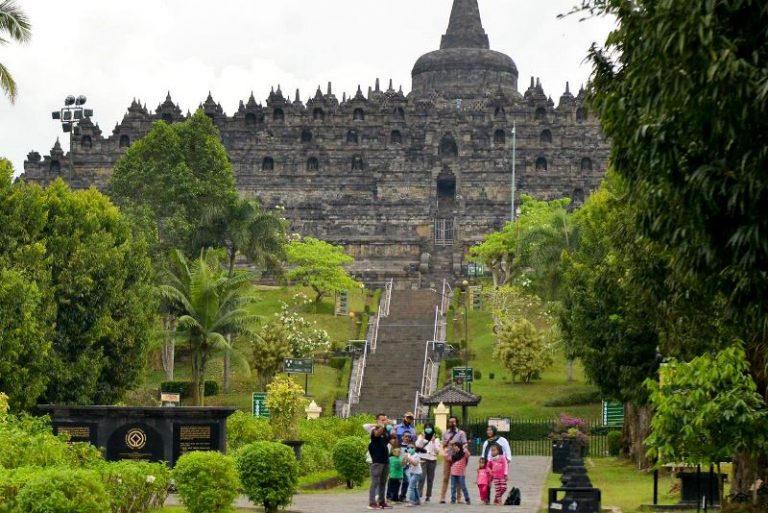 Kemenparekraf Siapkan Diskon Tiket Pesawat dan Kamar Hotel, Sambut Libur Lebaran
